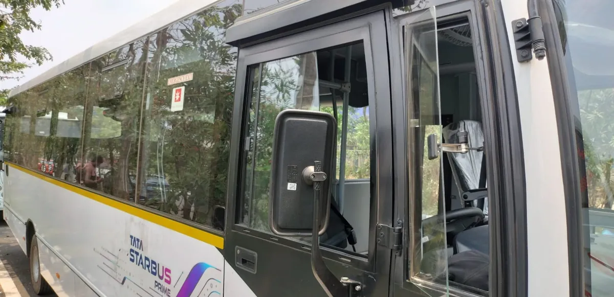 Wide passenger door of a mini bus